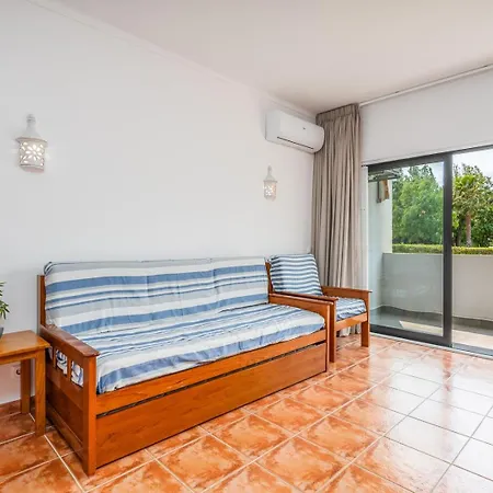 Apartman Hostwise - Sunny Flat Near Da Rocha