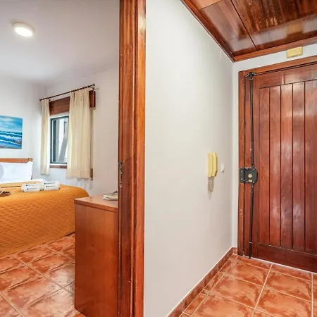 Apartament Hostwise - Sunny Flat Near Da Rocha