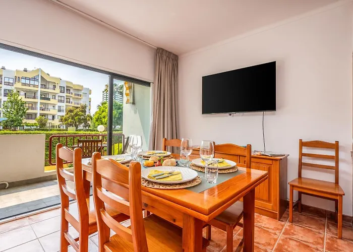 Hostwise - Sunny Flat Near Da Rocha Portimão