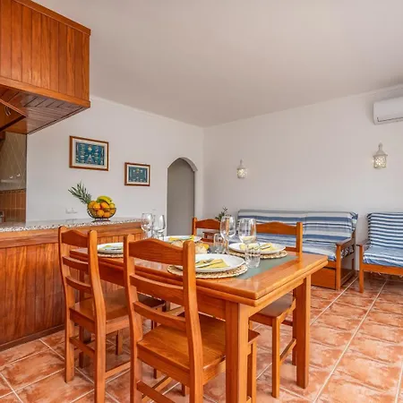 Апартаменты Hostwise - Sunny Flat Near Da Rocha *